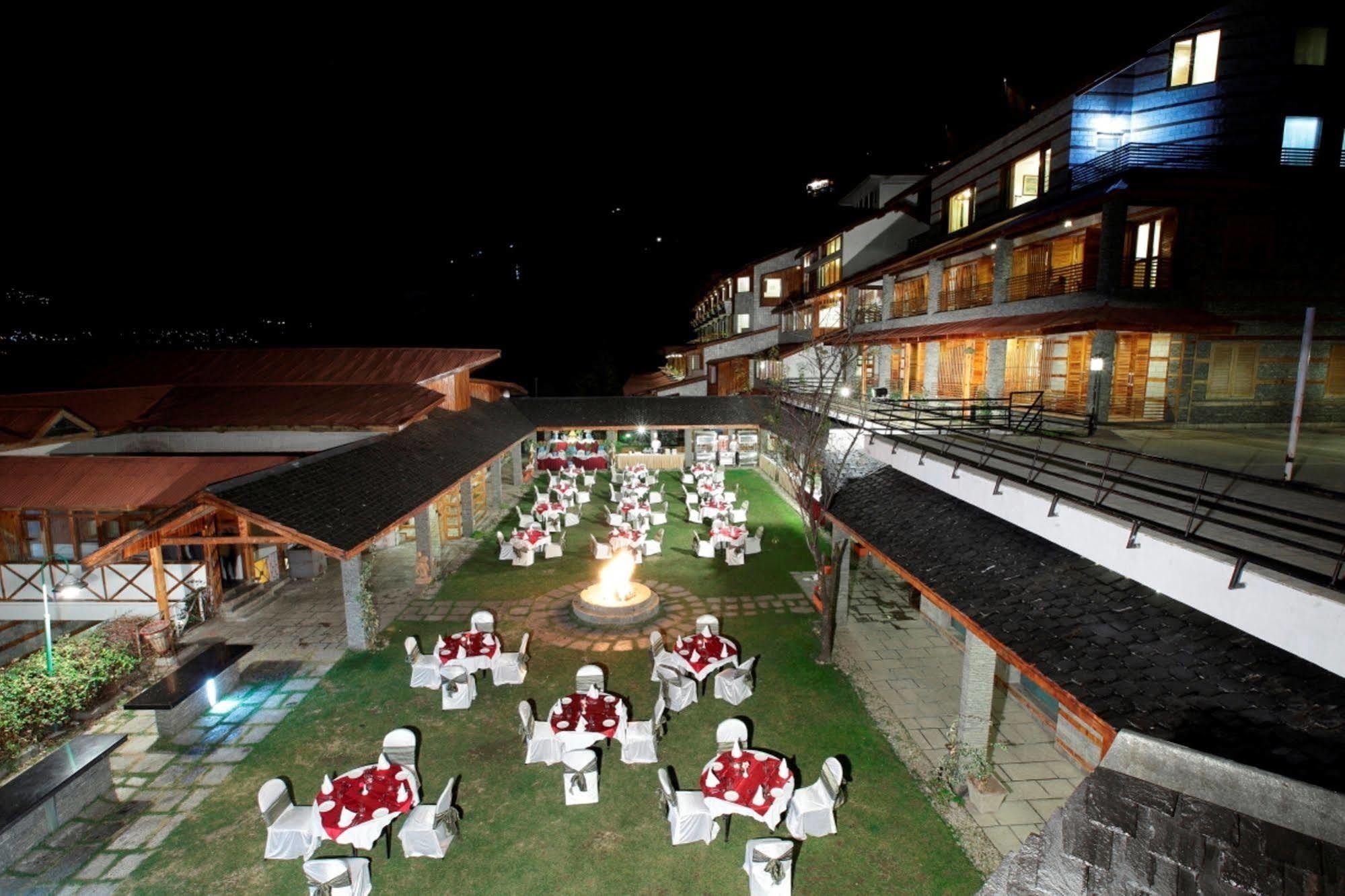 Manuallaya The Resort & Spa Manāli Zewnętrze zdjęcie